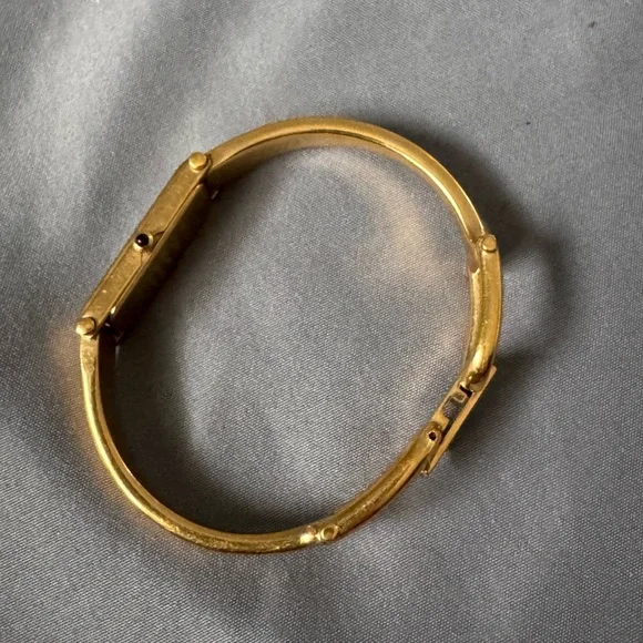 Gucci 1500L Bangle Watch - gold and black - Picture 9 of 9